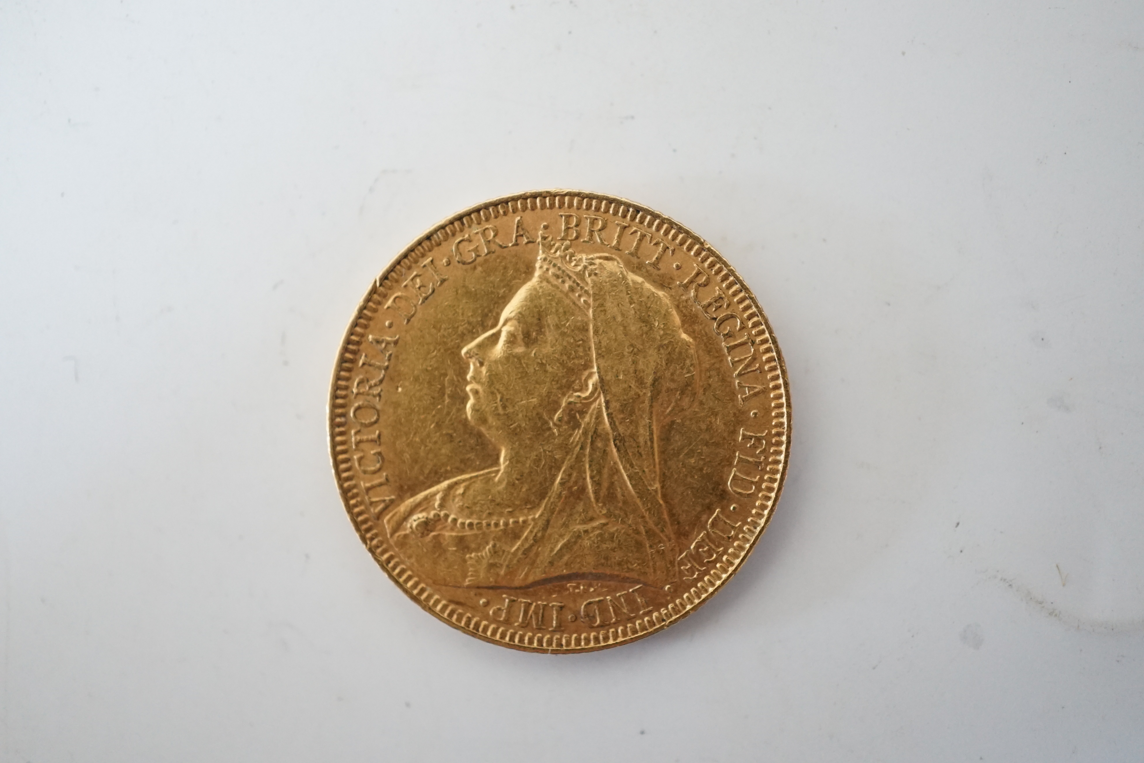 British gold coins, Victoria sovereign, 1893, Veiled head (S3874), edge nicks otherwise good VF